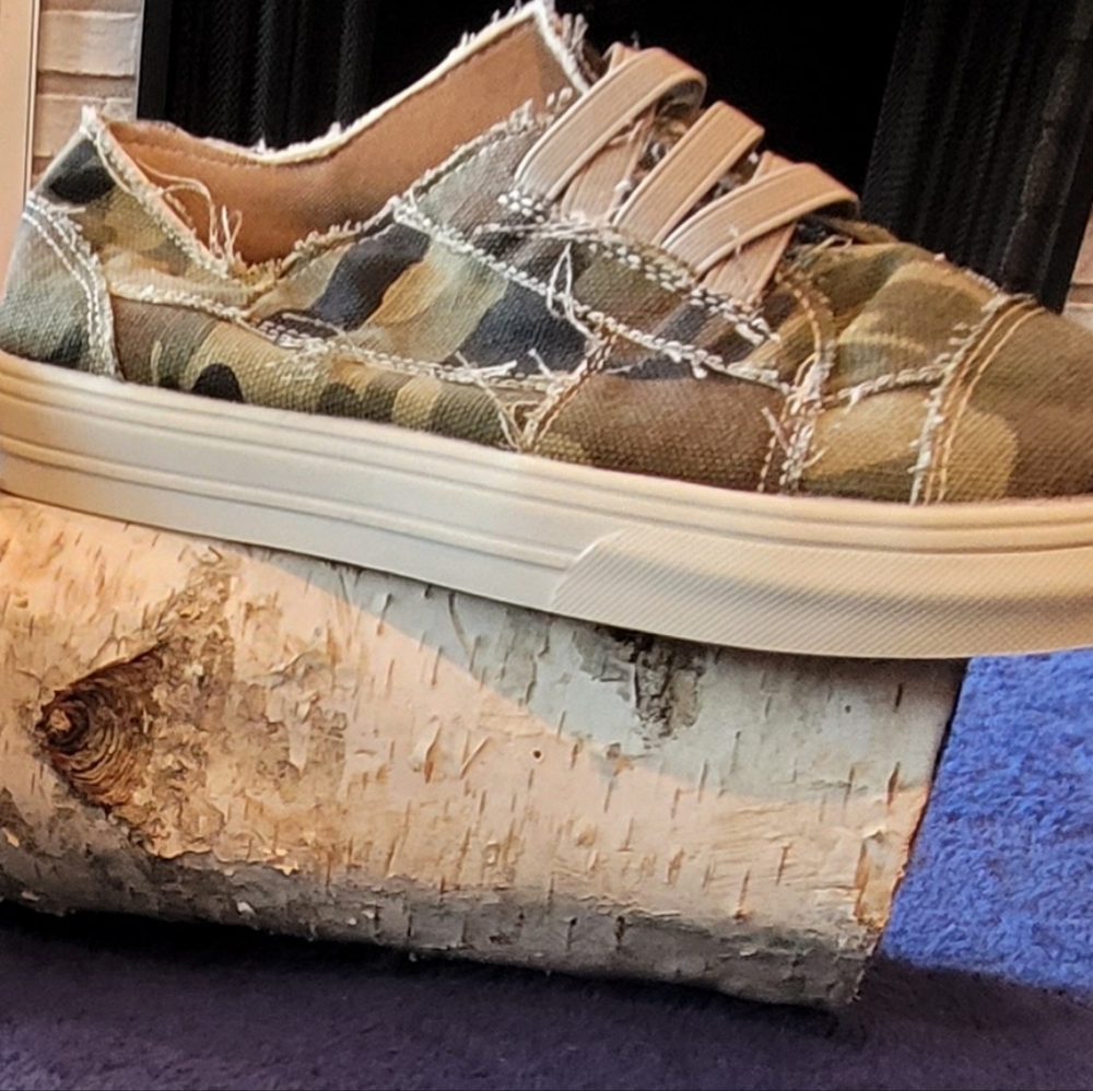 NEW camo slide on shoes